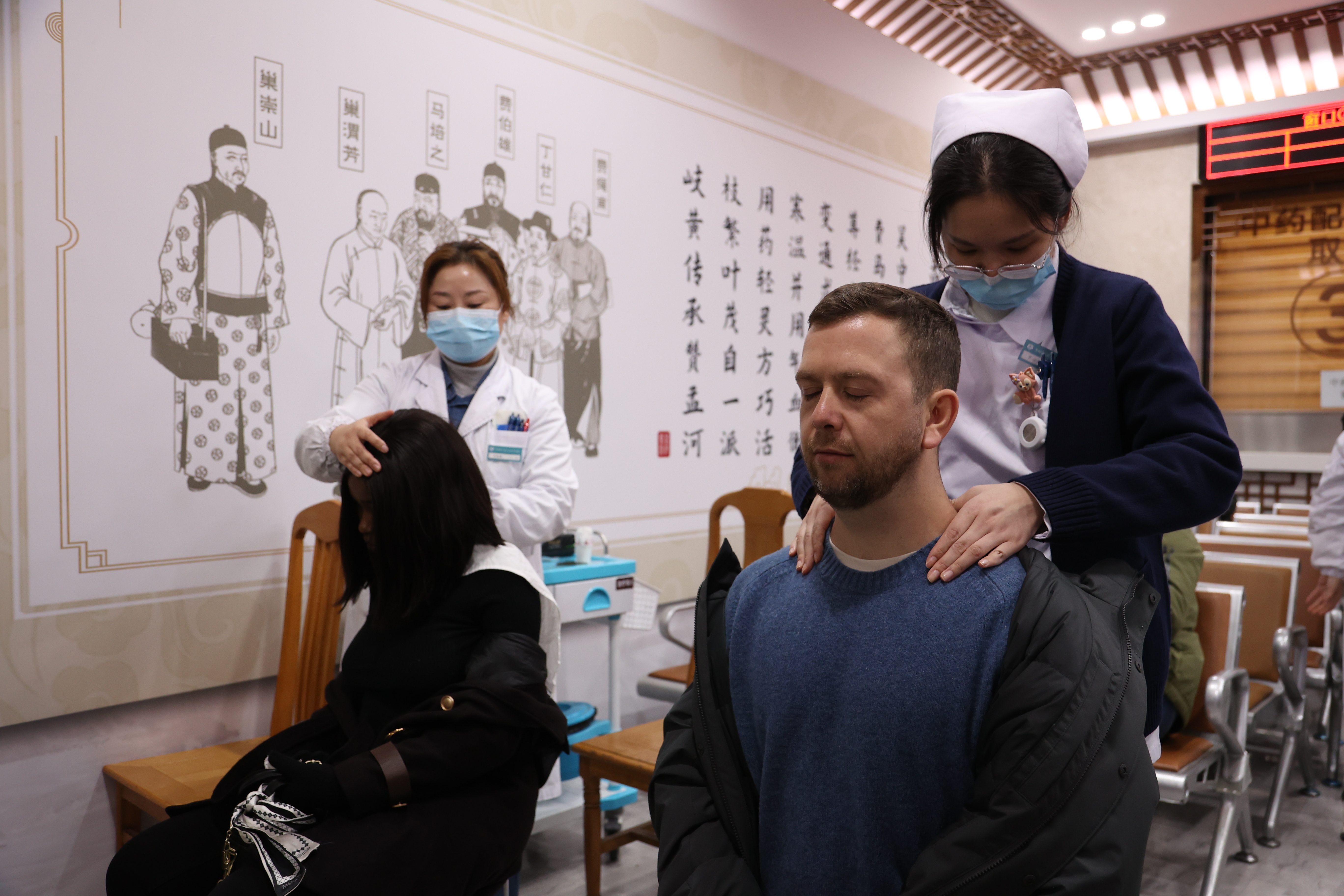 Int'l guests experience Menghe medical heritage in Changzhou