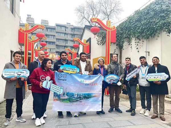 Expats experience Nanjing's way of life with Go Jiangsu