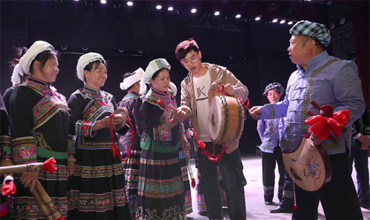 Nanjing college students explore ethnic culture in Guizhou