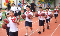 Jiangsu schools offer after-school services to students