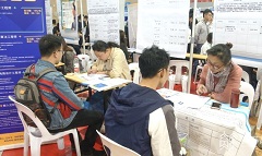 ​Changzhou University helps graduating students find jobs