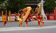 ​Xuzhou international students love dragon dances