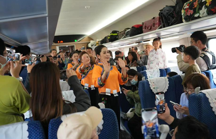 China-Laos Railway begins international passenger operations