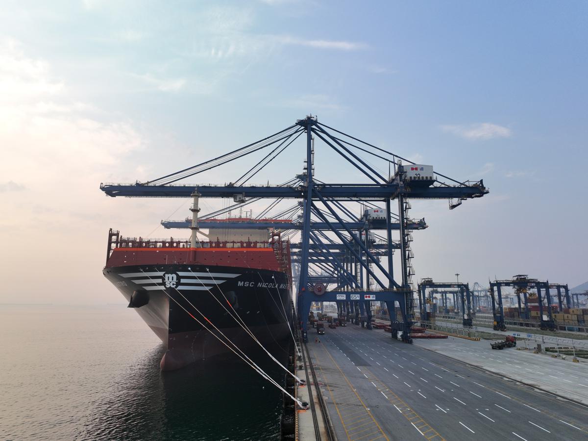 Dalian port gets smart touch with 5G