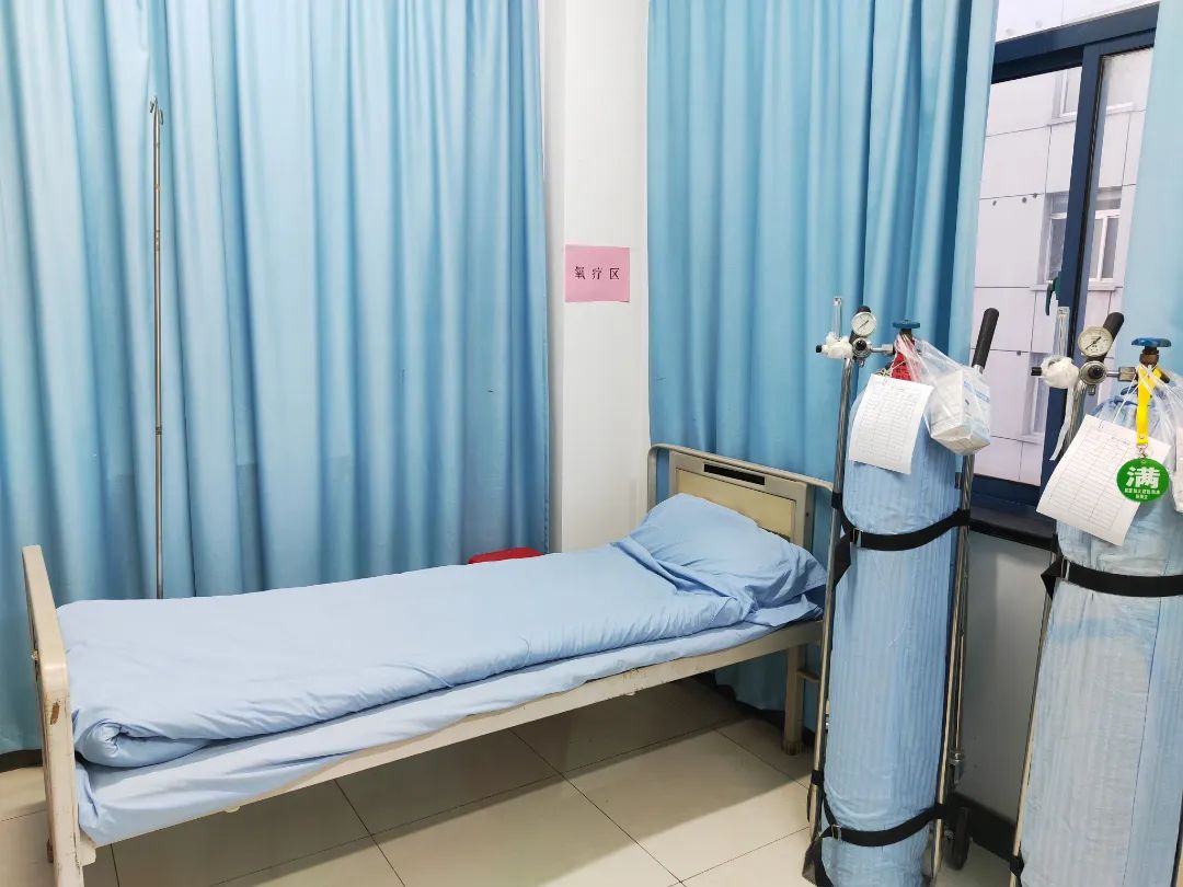 Chongchuan offers oxygen therapy services to locals