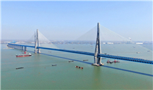 New bridge over Yangtze promises integration