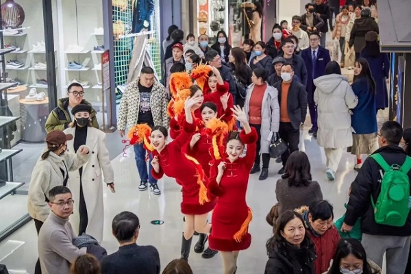 Chongchuan sees boom in consumption during Spring Festival