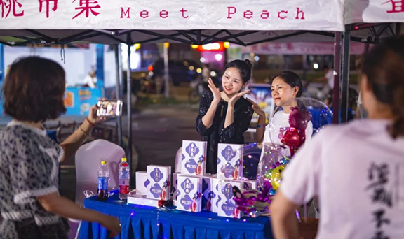 In pics: Wulonghui fair debut to revive nighttime economy