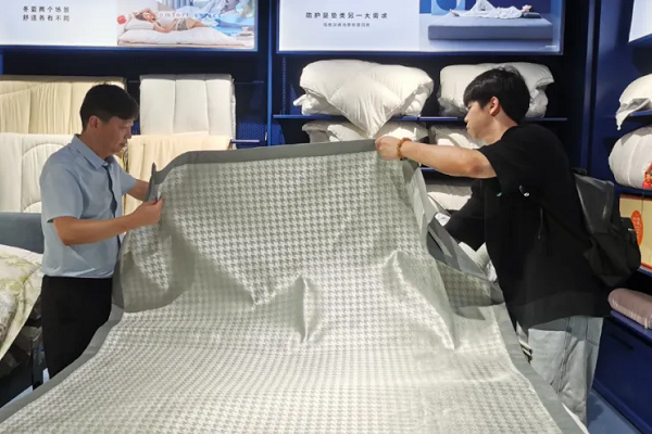 Chinese cool mats make splash at Paris Olympics