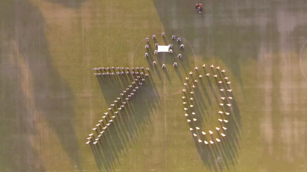 Nantong students salute Air Force of CPLA