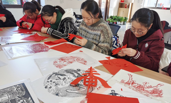 Paper-cutting promotion activity staged in Chongchuan