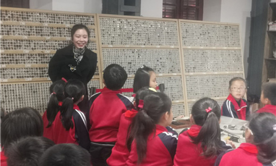 Tangzha pupils attend class on movable-type printing