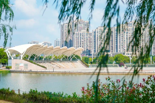 Autumn escapes: Scenic parks in Hai'an
