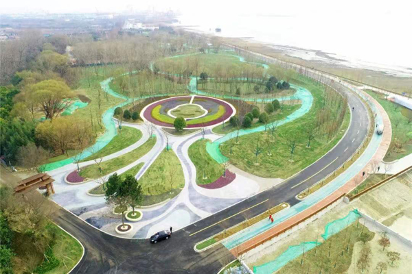 NETDA forms green landscape belt along Yangtze River