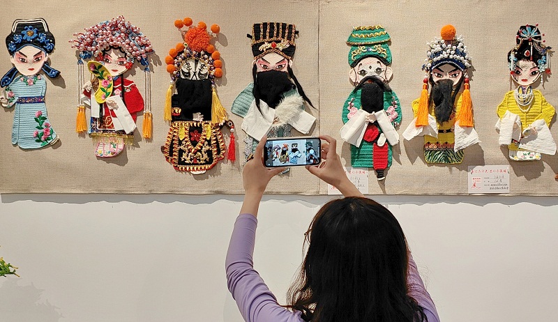 Folk art show opens in Nantong