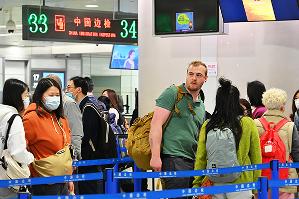 China's visa-free transit policy fully relaxed, optimized