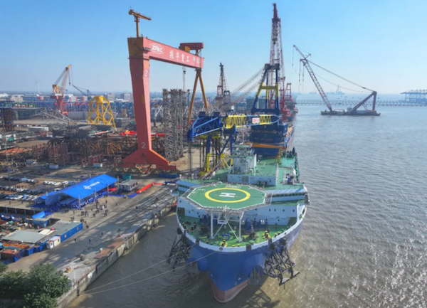 Deep-sea crane ship delivered in NETDA