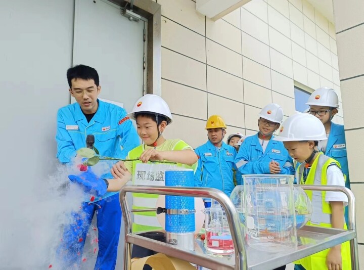 PetroChina Jiangsu LNG Terminal hosts open day to promote safe production