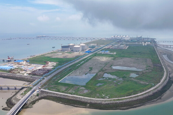 Jiangsu's first island-type substation nears completion