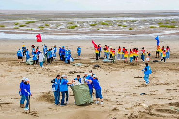National beach cleaning event held at Golden Beach