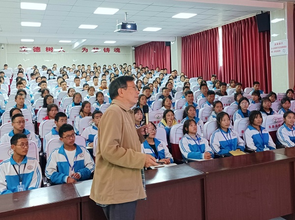 Elder educator embarks on 9th educational mission in Liangshan