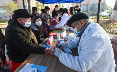 Special teams pitch in to fight virus in Zhejiang