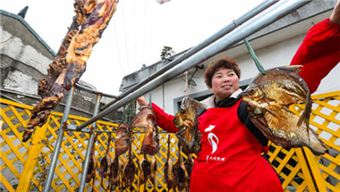 Cured meat hung as Spring Festival approaches