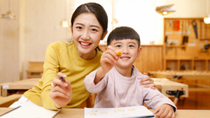 E China's Zhejiang to pilot points-based system to involve parents in children's education