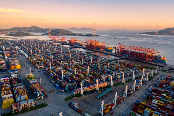 Ningbo Zhoushan Port's cargo throughput  sets record high in 2021