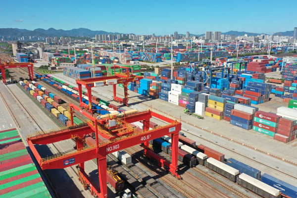 Ningbo Zhoushan Port's container throughput tops 26m TEUs Jan-Sept