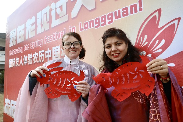Expats celebrate Spring Festival in Ningbo village
