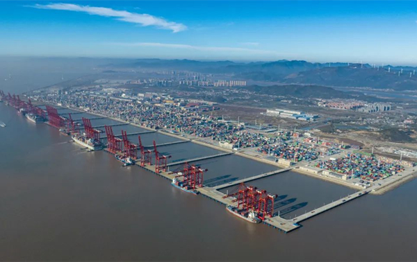 Ningbo Zhoushan Port becomes world's first port with dual 10-million-TEU terminal