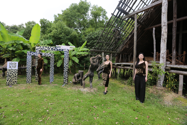 Fashion show revitalizes Neolithic culture