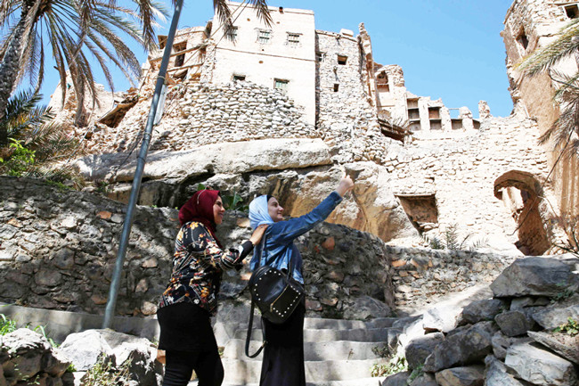 Oman looks to China for tourism and technology.jpg