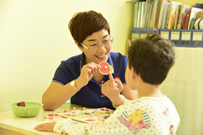 Mother of autistic son in Ningxia helps others