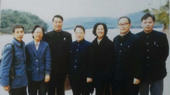 1985年12月中国俄语教学研究会第二次学术讨论会在华南师大召开（左三、四为胡孟浩、倪波）_副本.jpg