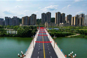 Feifeng Bridge opens to the public