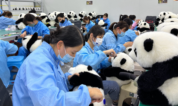 Panda Factory in Heze creates panda frenzy