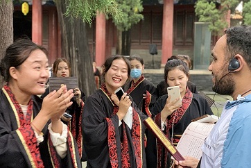 ​Foreign guests appreciate traditional Chinese culture in Qufu