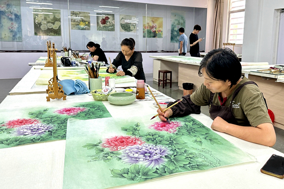 Painting fuels local economy in Shandong