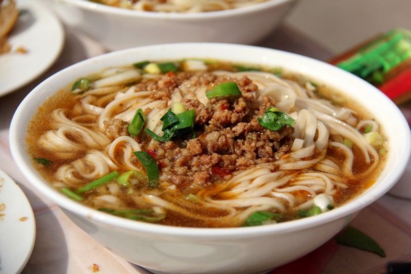 Zoucheng Sichuan-style noodles offer delicious fusion of flavors