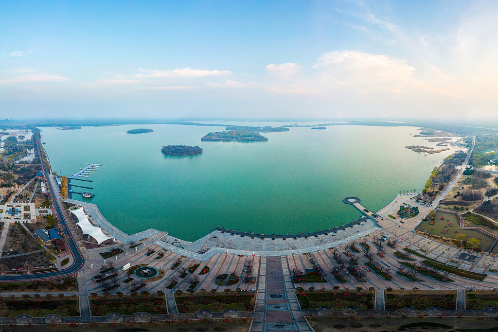 Enjoy a leisurely life in Jining's Weishan Lake