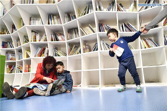 Bookstore in ocean-themed style attracts readers in Qingdao