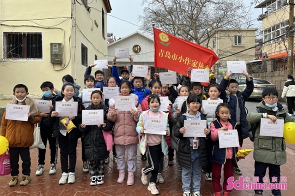 Kids tour Qingdao Western Old Town