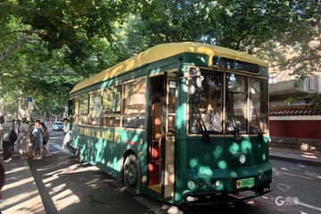 Qingdao retro tramcar launches new coastal route