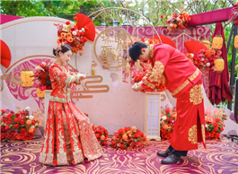 Shinan celebrates Chinese, western wedding culture