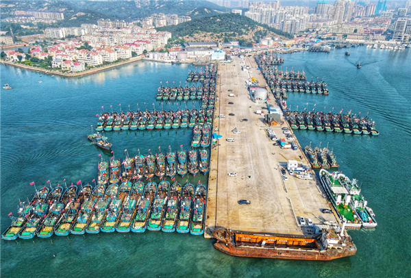 Fishing boats set sail as moratorium ends in Qingdao WCNA