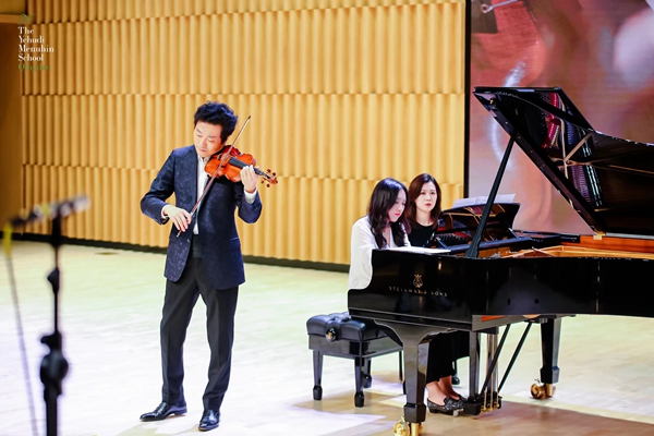 Qingdao music school stages fascinating concert