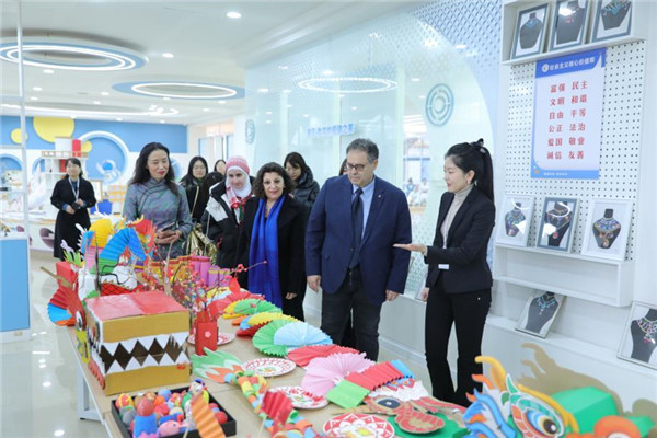 Qingdao's rich ICH items wow intl guests