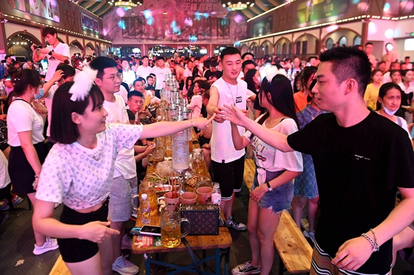 Snack attack at Qingdao Intl Beer Festival